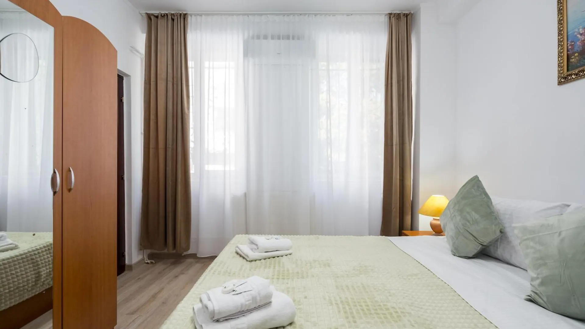 Guest house Flower'S Bucharest