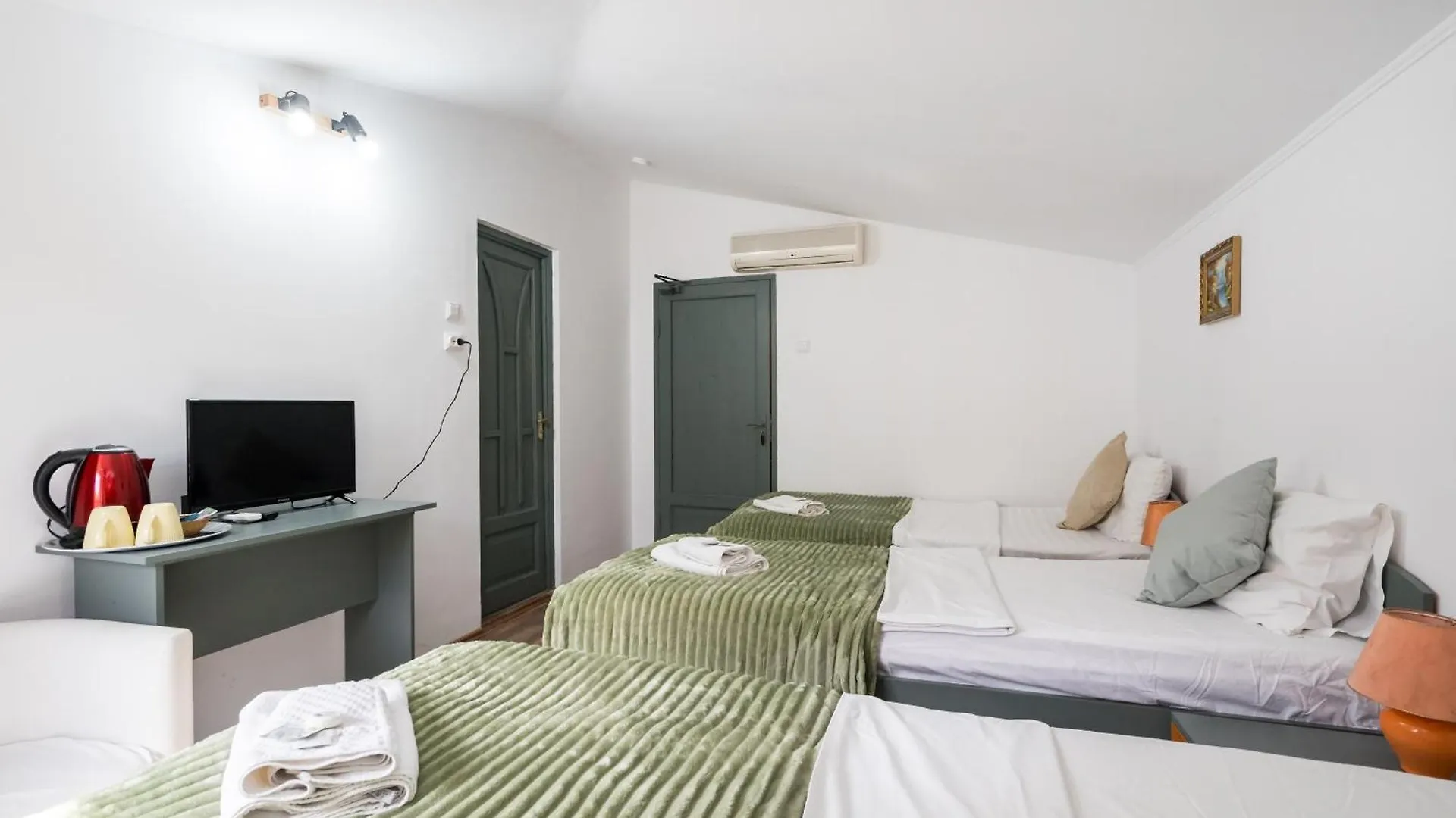 Guest house Flower'S Bucharest