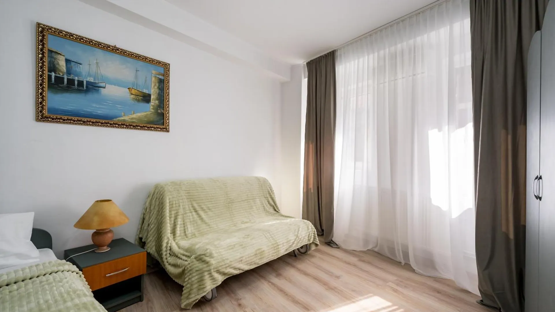 Flower'S Bucharest Guest house